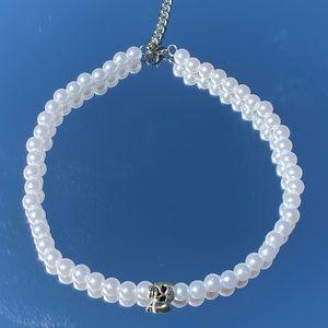 Skull pearl necklace! 🕸